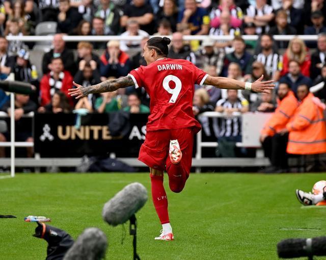  阿尔米隆梅开二度，纽卡斯尔联主场轻取水晶宫