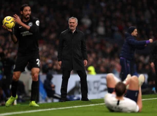  纽伦堡客场遭遇滑铁卢，防线崩盘惨败收场